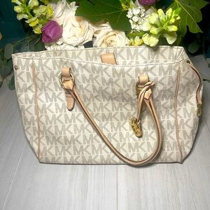Michael Kors Handbag (authentic)